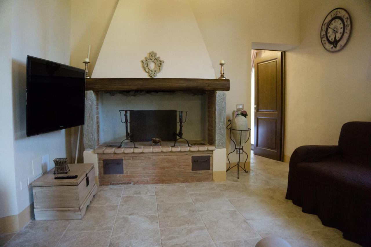Appartement Antica Casa Del Glicine à Poggibonsi Extérieur photo