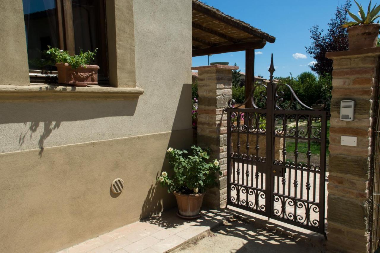 Appartement Antica Casa Del Glicine à Poggibonsi Extérieur photo
