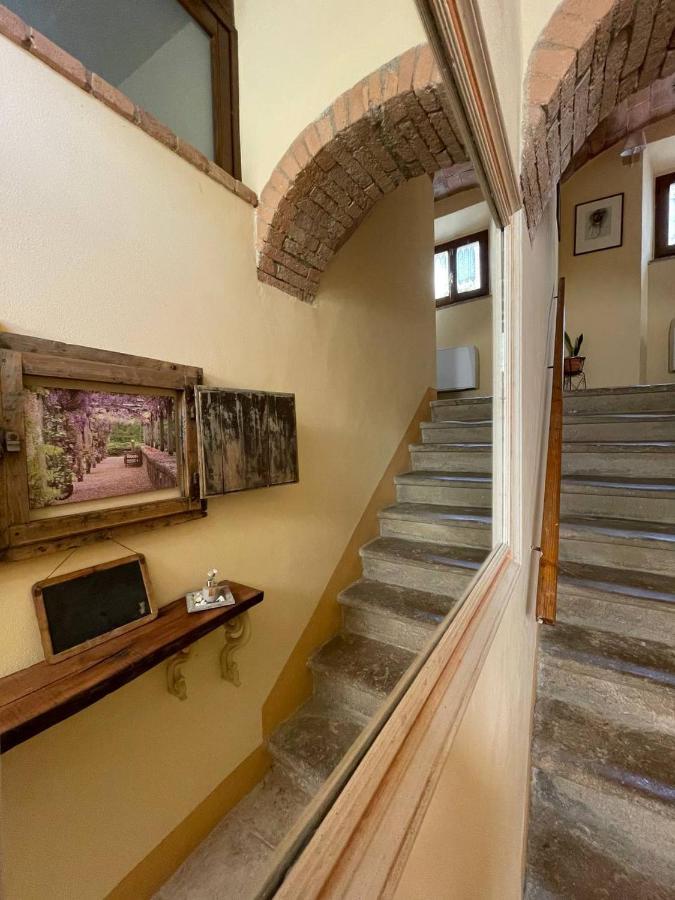 Appartement Antica Casa Del Glicine à Poggibonsi Extérieur photo