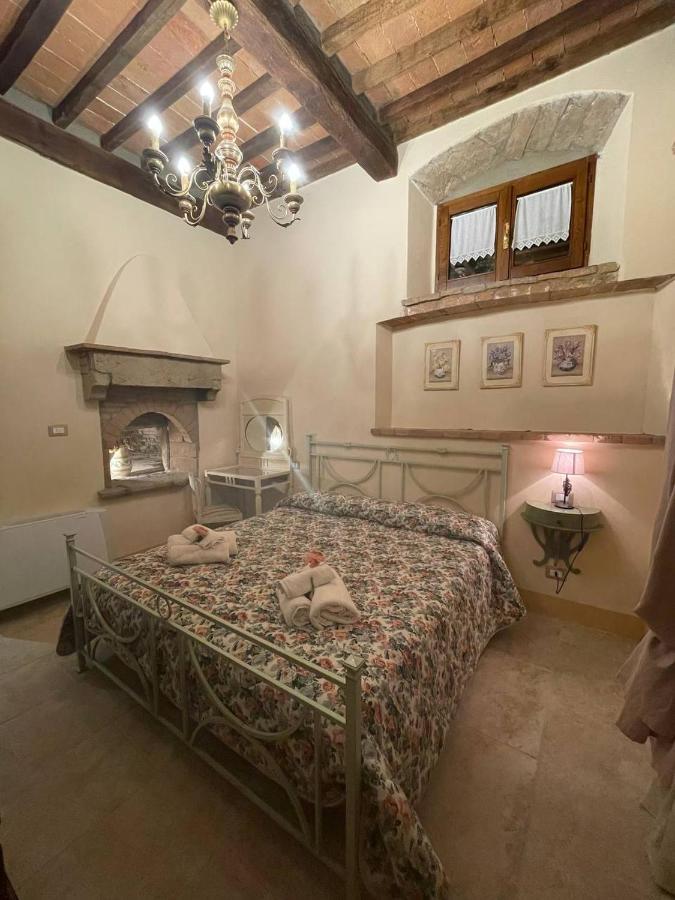 Appartement Antica Casa Del Glicine à Poggibonsi Extérieur photo